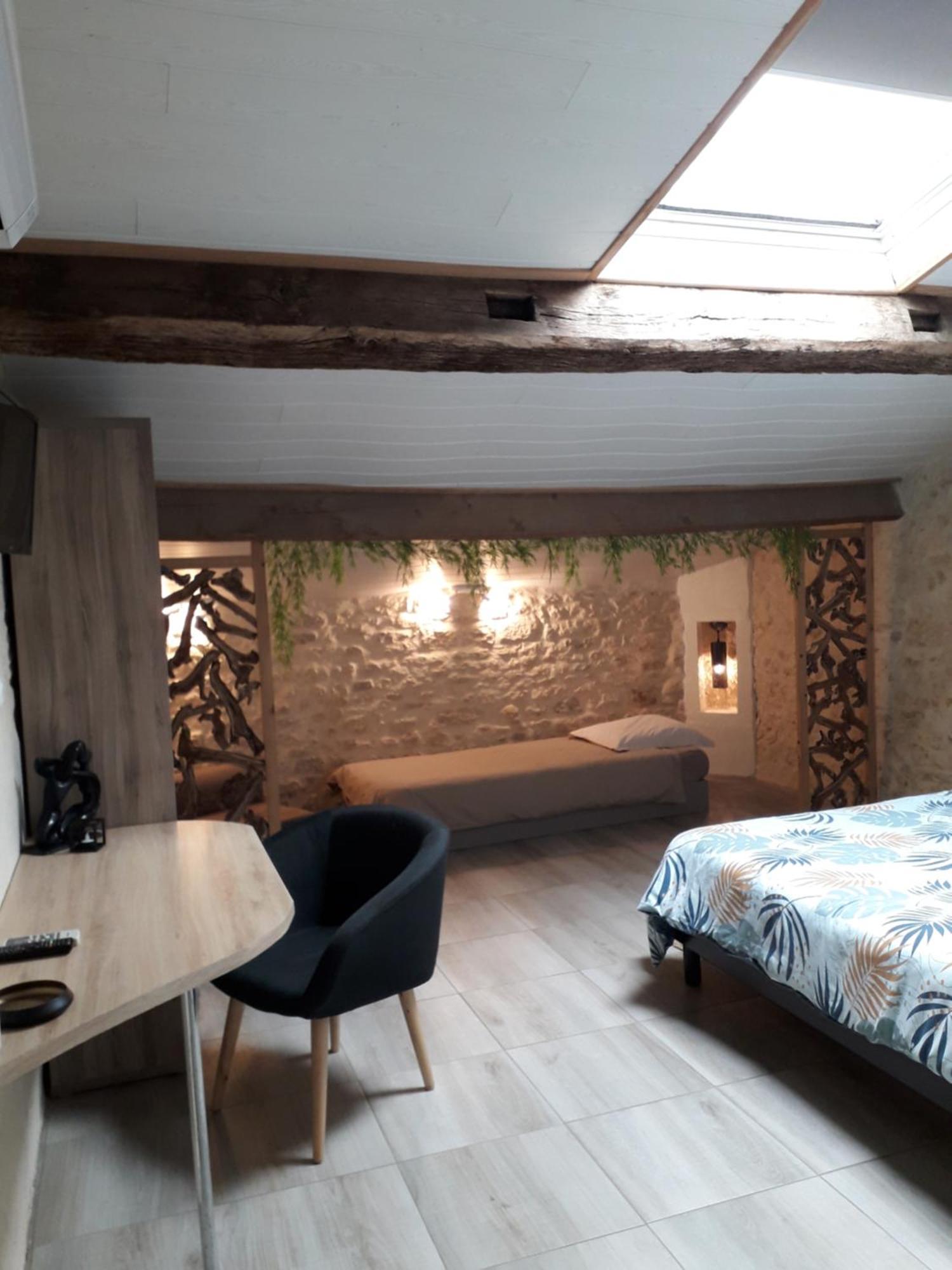 O Calme Hotell Brizambourg Eksteriør bilde